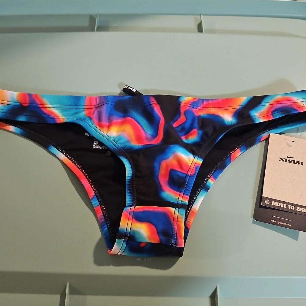 Nike HYDRASTRONG Multi Printed Cheeky Bikini Swim Bottoms: NEW WITH TAGS: SIZE L